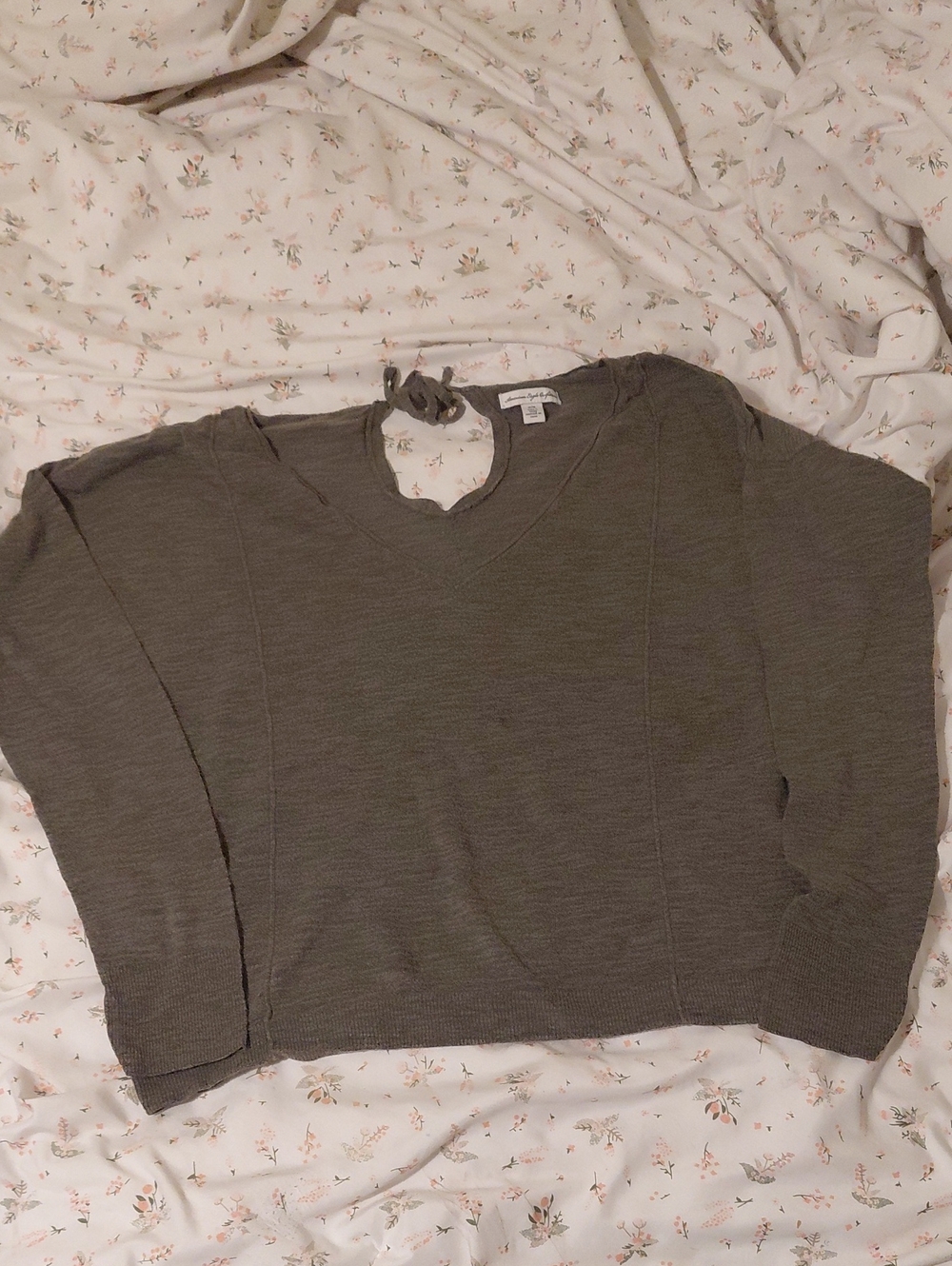 American Eagle Outfitters Olive V-Neck Long Sleeve Knit Top